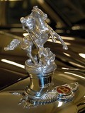 Bentley  State Limousine : "By appointment to Her Majesty Queen Elizabeth II"
