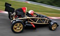 Ariel atom V8: Dirkalnik  GP2  z registrsko tablico