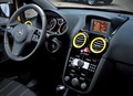 Opel corsa color race :Â  RennoutfitÂ  v tradicionalnih Oplovih barvah