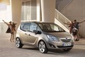 Opel v Ĺ˝enevi: Premierna predstavitev, vizija in pestra ponudba okolju prijazne tehnologije