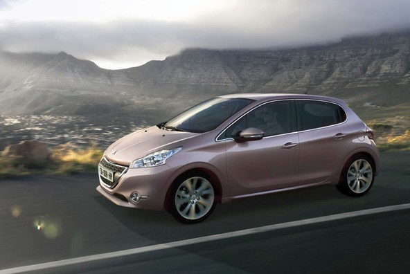 Peugeot 208: Pričetek industrijske proizvodnje v Poissyju