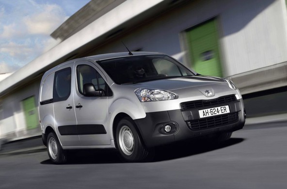 Peugeot : Prenovljena modela partner in expert
