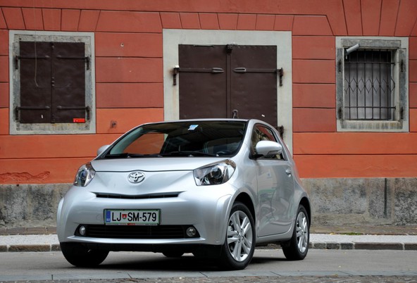 Toyota iQ 1,33 Dual VVT-i CVT: Test inteligence