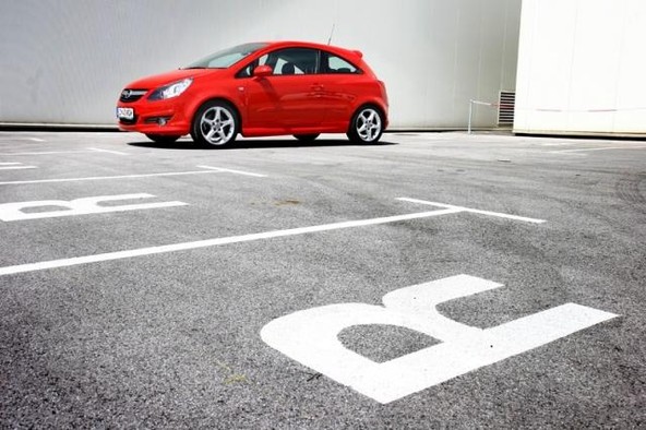 Opel corsa 1,6 GSi: Dirkaško poreklo