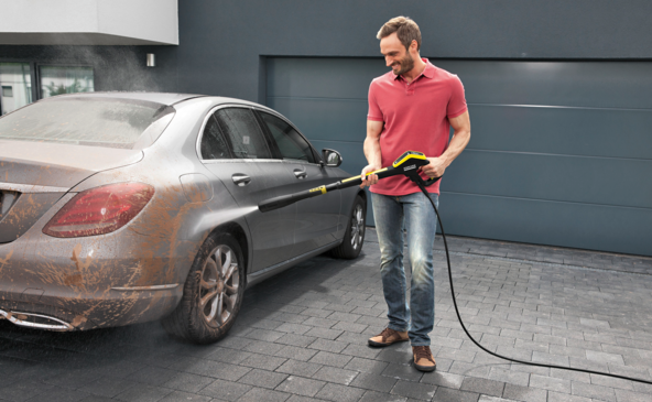 visokotlacni-cistilnik-za-pranje-avtomobila