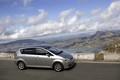 COROLLA VERSO: COROLLA VERSO - MAJ 2004