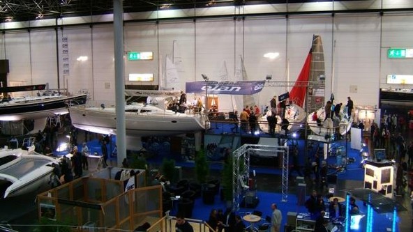 Elan: SVETOVNA PREMIERA JADRNICE IMPRESSION 374 V DÜSSELDORFU