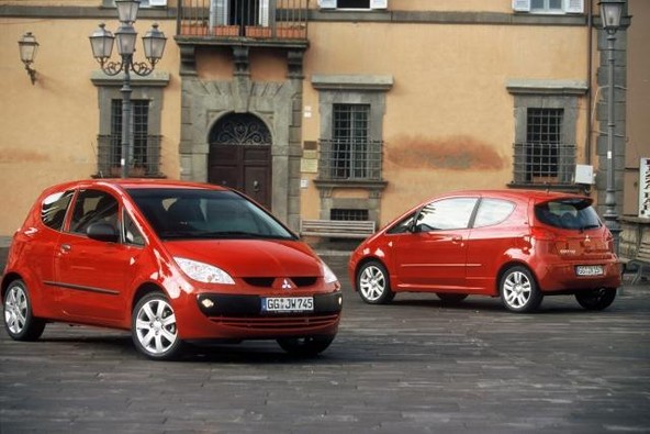 Mitsubishi Colt CZT: Turbo z usnjenimi rokavicami