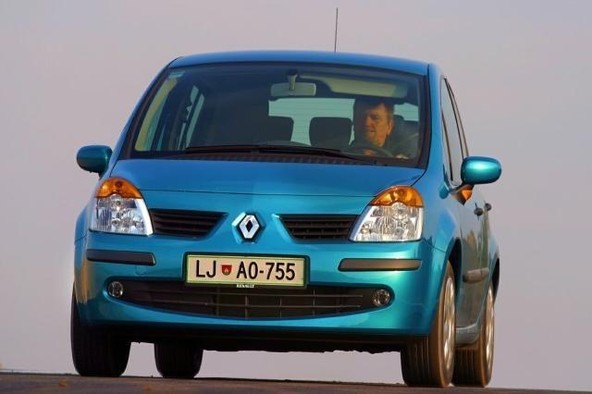 Renault: 65.000 naročil v zahodni Evropi od pričetka prodaje septembra 2004.