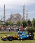 Renault F1 Team: Renault F1 Roadshow v Carigradu