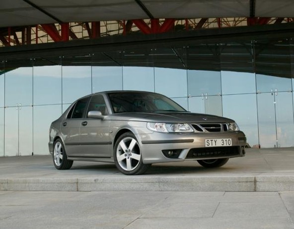 Saab: Saab 9-5 in njegovi vozniki v vrhu varnostne študije HLDI