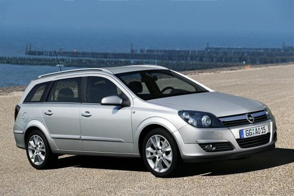 Svetovna premiera: Nova Opel Astra karavan: dinamična, elegantna, prostorna in okretna