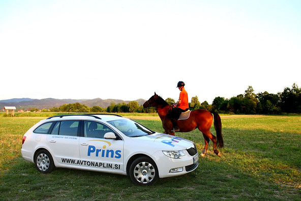 Test škode superb combi na avtoplin: Vgradnja v velikem avtomobilu