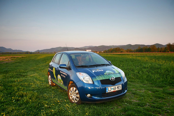 Test toyote yaris na avtoplin: Vgradnja v majhnem avtomobilu