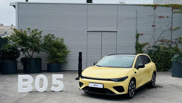 domača predstavitev: Leapmotor B05