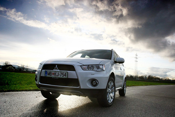 domača predstavitev: Mitsubishi outlander