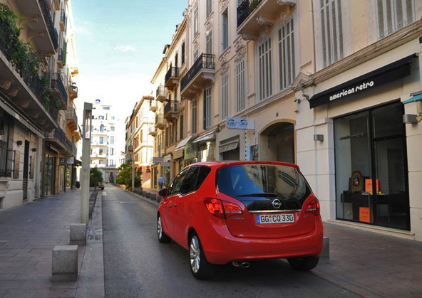 mednarodna predstavitev: Opel meriva in opel corsa