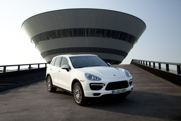 mednarodna predstavitev: Porsche cayenne