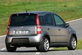 Fiat panda 100HP: Elle MacPherson in njena nova panda