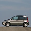 Fiat panda 100HP: Elle MacPherson in njena nova panda
