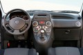 Fiat panda 100HP: Elle MacPherson in njena nova panda