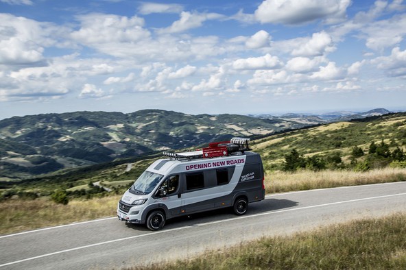 FIAT ducato 4x4 expedition camper: Prototip terensko prehodnega bivalnega kombija