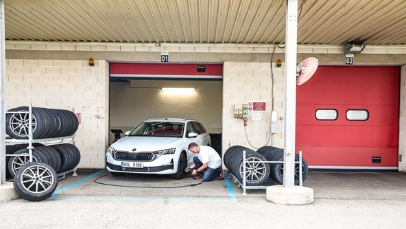 GTÜ, ARBÖ in Auto Zeitung test letnih pnevmatik: 10 letnih pnevmatik v dimenzijah 225/45 R18