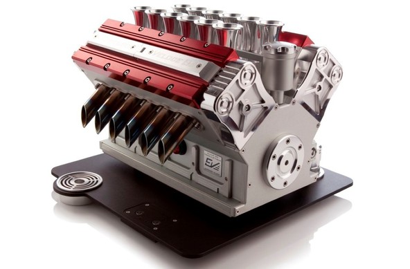 Arte Meccanica Espresso Veloce serie Titanio V-12: Kavni aparat z 'Grand Prix' aromo