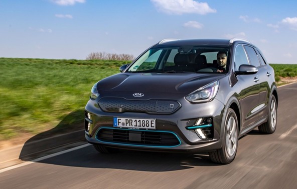 Nasveti revije »Auto, Motor und Sport« - 2. del: Nemško mnenje glede razpoložljivih električnih avtomobilov