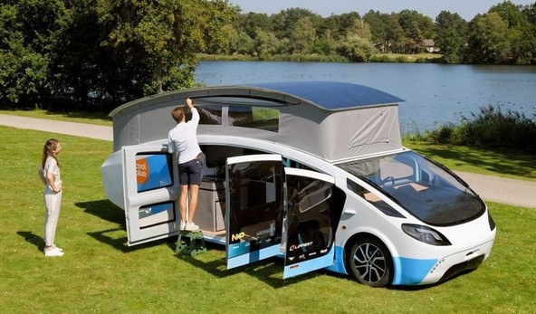 Stella vita: Prvi solarno gnani bivalnik