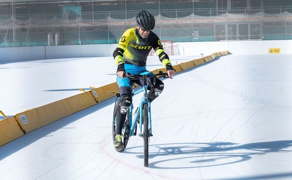 ADAC & Touring Club Schweiz: Test zimskih kolesarskih pnevmatik