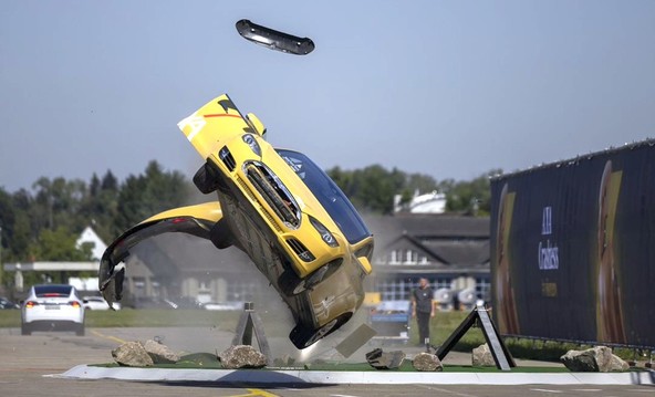 Preizkusna trčenja zavarovalnice AXA: Razkritje Ahilove pete pri električnih avtomobilih