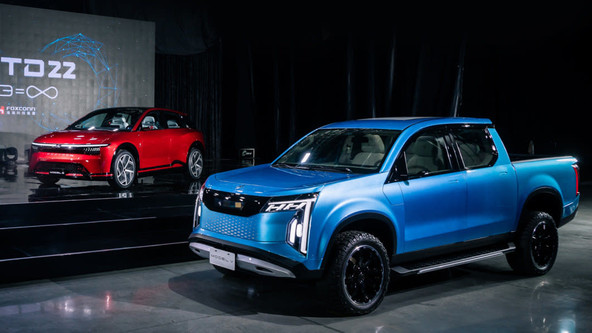 Foxconn modela B & V: Tajvanska premiera dveh novih avtomobilov