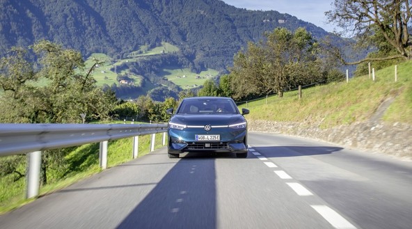 Volkswagen ID7 pro S: S testom podkrepljena snubitev kupcev