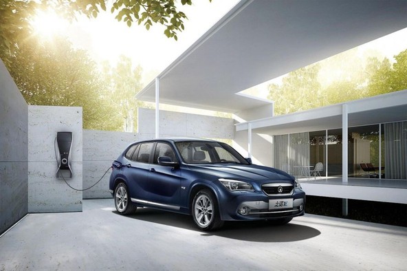 Zinoro E1: Legalno kopirani BMW