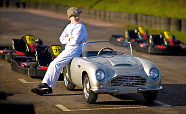 Aston Martin DB convertible junior: Realni 'downsizing'