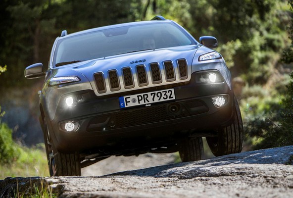 Izbor bralcev revije Off Road: Trije jeepi na stopničkah
