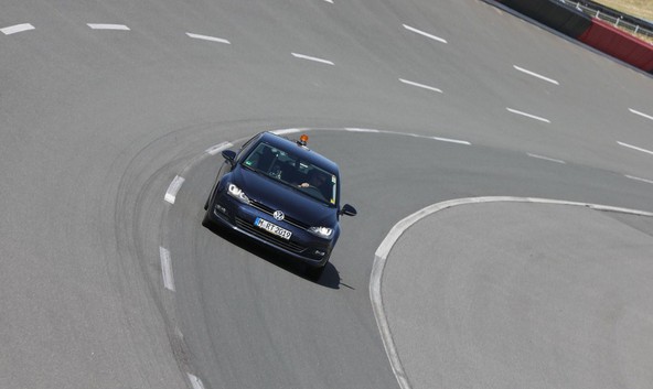 ADAC - veliki test letnih pnevmatik: Tokrat se je pomerilo 35 pnevmatik v dveh velikostih