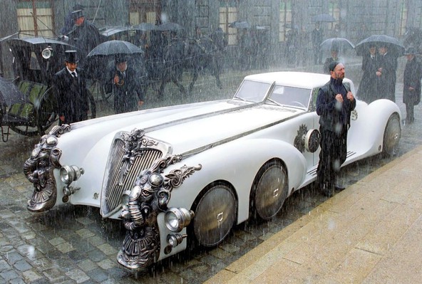 'Nautilus car': Naprodaj 6-kolesni zvezdnik iz filma Družba pravih gospodov