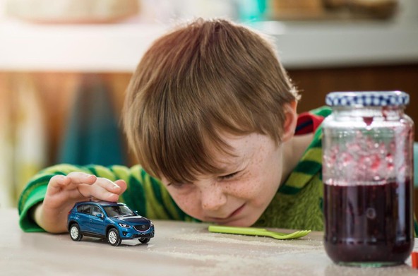 Raziskava portala Auto Trader: Pomembna vloga otrok ob nakupu avtomobila