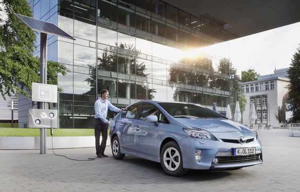 Test kluba ADAC: Vprašljiva varčnost priključnih hibridov
