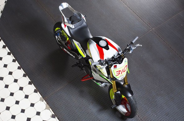 BMW Stunt G 310 Concept: Ulica. Stil. Akrobacija