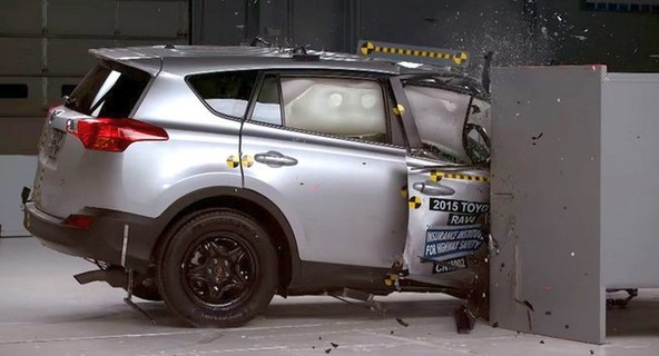 Čelno trčenje z majhnim prekritjem: 'Happy End' scenarija bo deležen samo voznik