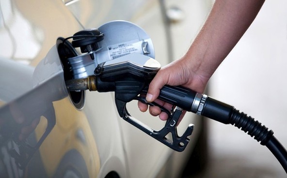 Raziskava zavarovalnice CosmosDirekt: Se nemški lastniki zavedajo zavajanja avtomobilskega marketinga?