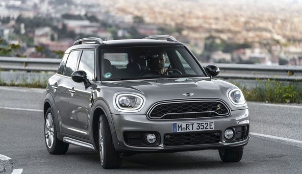 Mini cooper S E countryman All4: Hibridni mini ne mara zime in dolgih potovanj