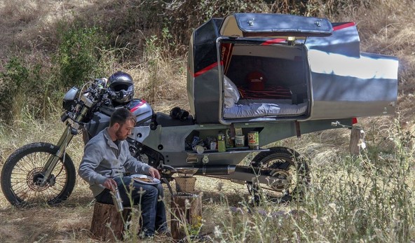 MotoHome: Bivalnik na motociklu