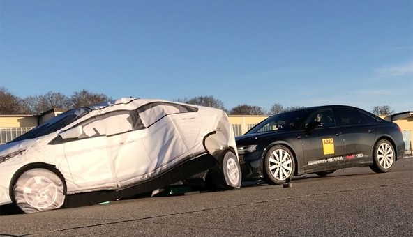 Nasvet kluba ADAC: Zbran voznik je najboljši 'asistenčni sistem'