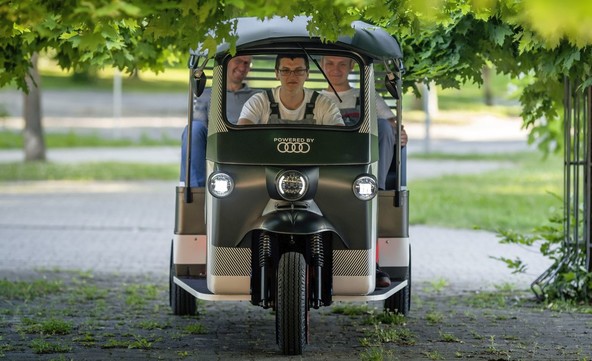 Nunam rikša: 'Powered by Audi'