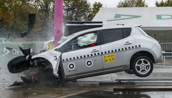 Čelno trčenje s 85 km/h