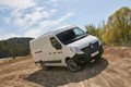 Lahka gospodarska vozila Renault: Po novem so zelo primerna tudi za obisk brezpotij